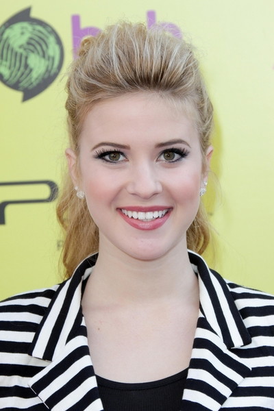 Caroline Sunshine - Wieczorowe fryzury