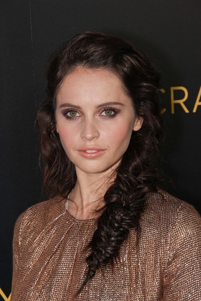 Felicity Jones - Wieczorowe fryzury