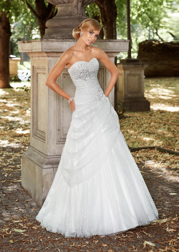 suknia ślubna Annais Bridal z aplikacją