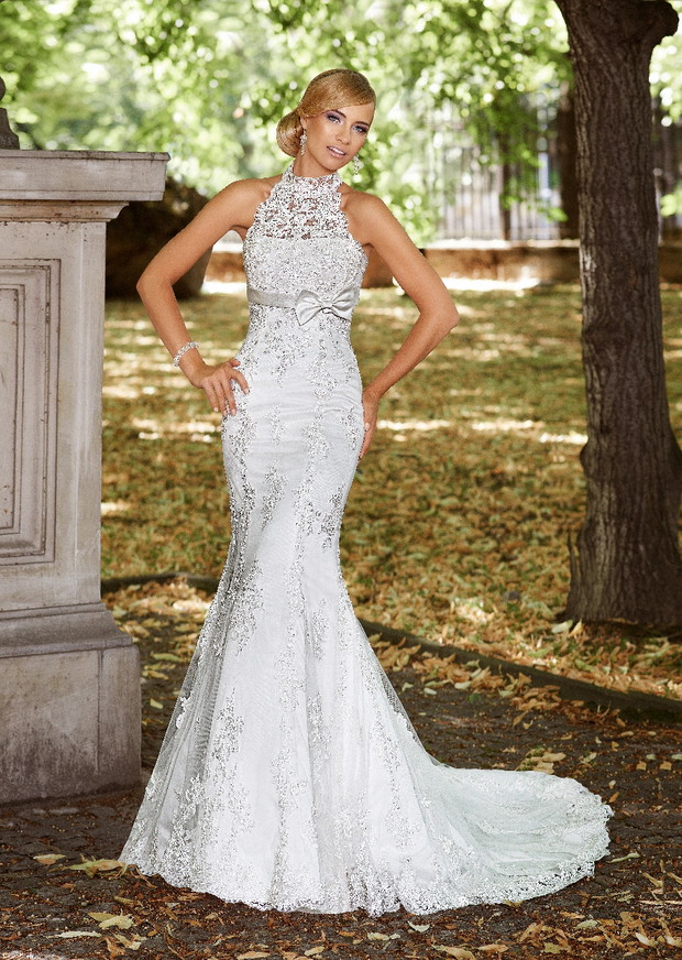 suknia ślubna Annais Bridal z kokardą koronkowa