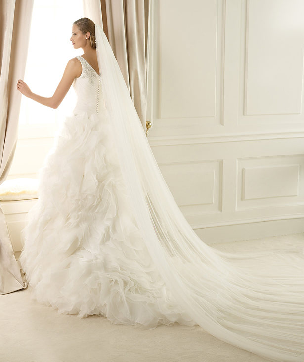 suknia ślubna Pronovias drapowana