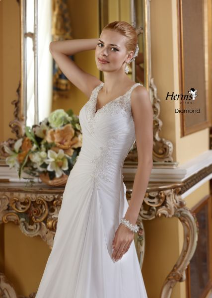 suknia ślubna Herms Bridal na ramiączkach
