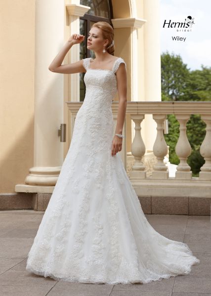 suknia ślubna Herms Bridal na ramiączkach