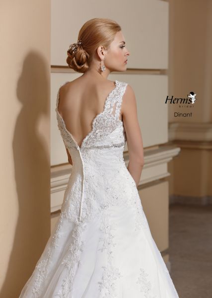 suknia ślubna Herms Bridal z dekoltem na plecach