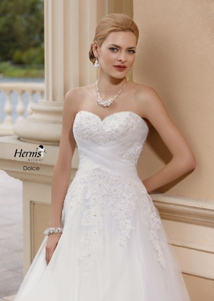 suknia ślubna Herms Bridal z dekoltem w kształcie serca
