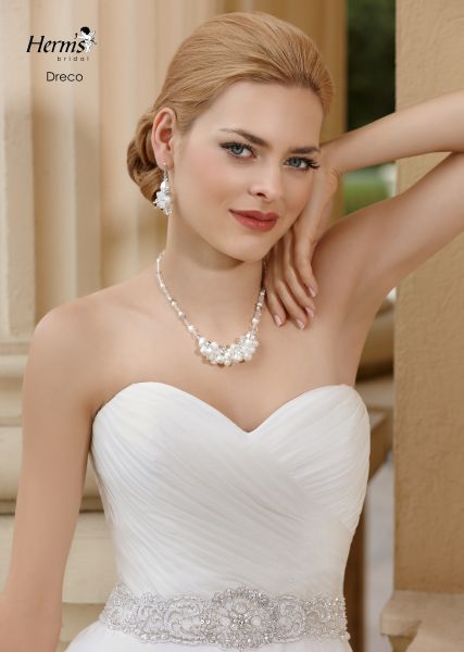 suknia ślubna Herms Bridal z dekoltem