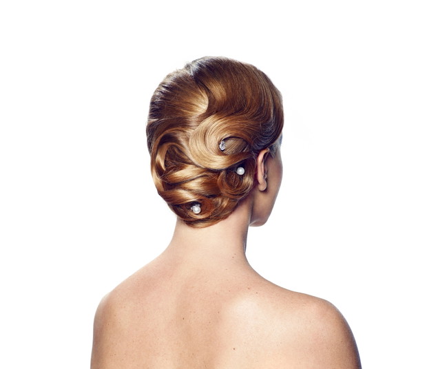 LOreal Professionnel - upięcie ślubne z perełkami