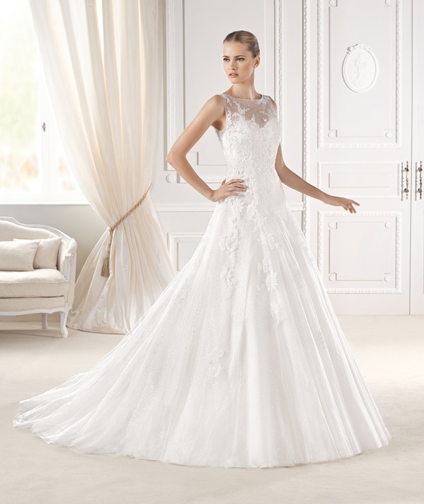 suknia ślubna La Sposa z haftem zabudowana
