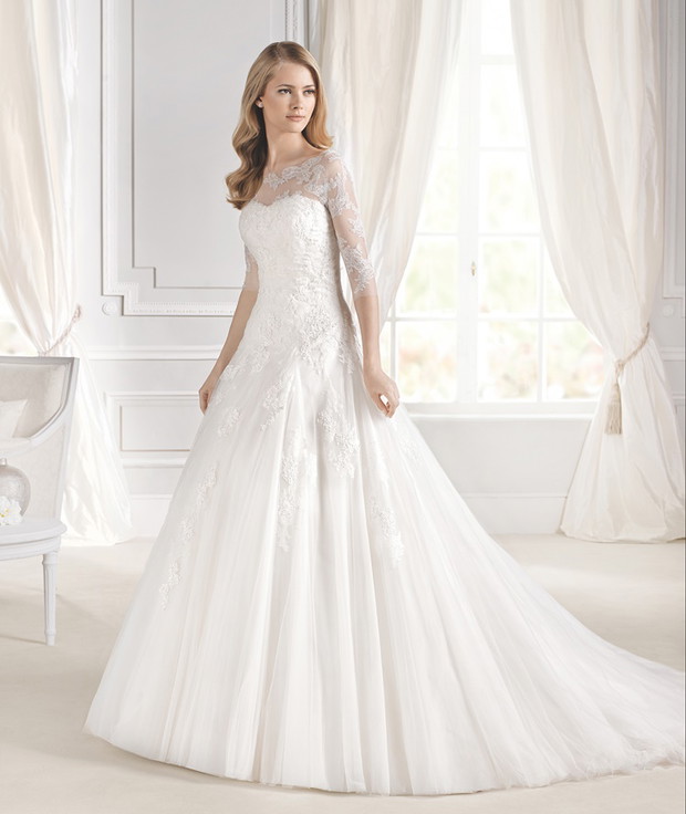 suknia ślubna La Sposa z koronką z rękawem 3/4