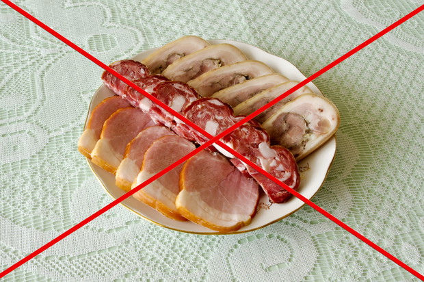 Jak układać wędliny na półmisku?