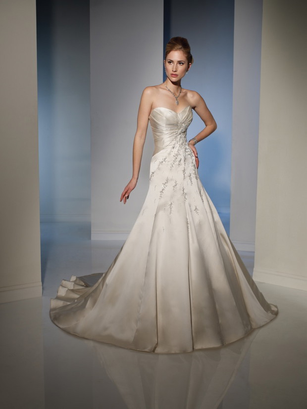 Suknie ślubne Sophia Tolli 2011 - zdjęcie