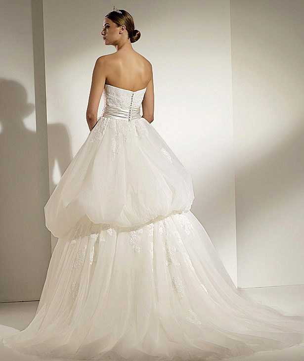 Pronovias suknie ślubne 2010 - zdjęcie