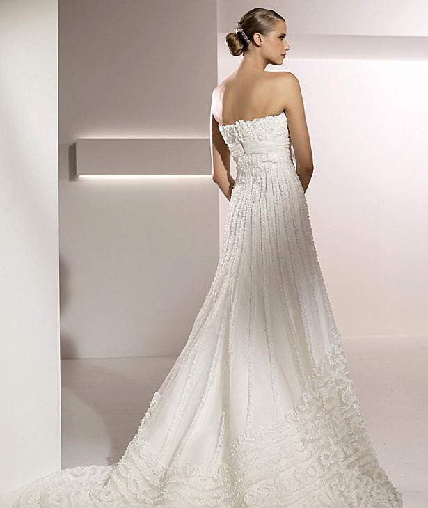 Pronovias suknie ślubne 2010 - zdjęcie