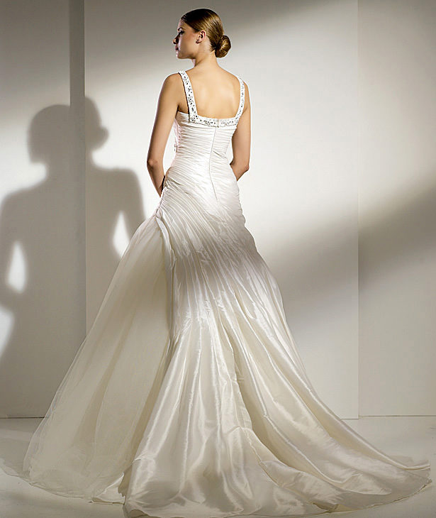 Pronovias suknie ślubne 2010 - zdjęcie