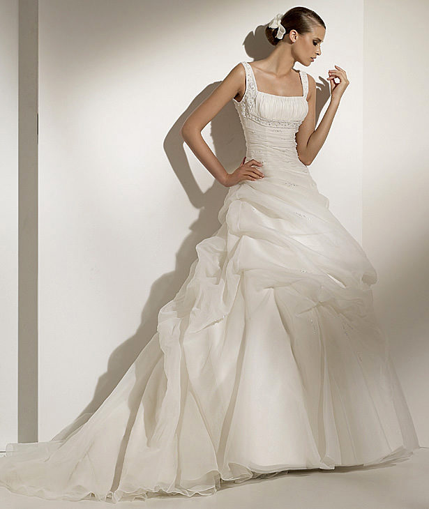 Pronovias suknie ślubne 2010 - zdjęcie