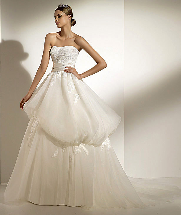 Pronovias suknie ślubne 2010 - zdjęcie