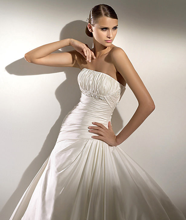 Pronovias suknie ślubne 2010 - zdjęcie