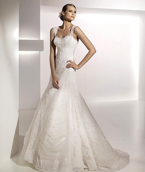 Pronovias suknie ślubne 2010 - zdjęcie