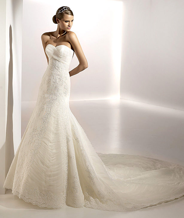 Pronovias suknie ślubne 2010 - zdjęcie