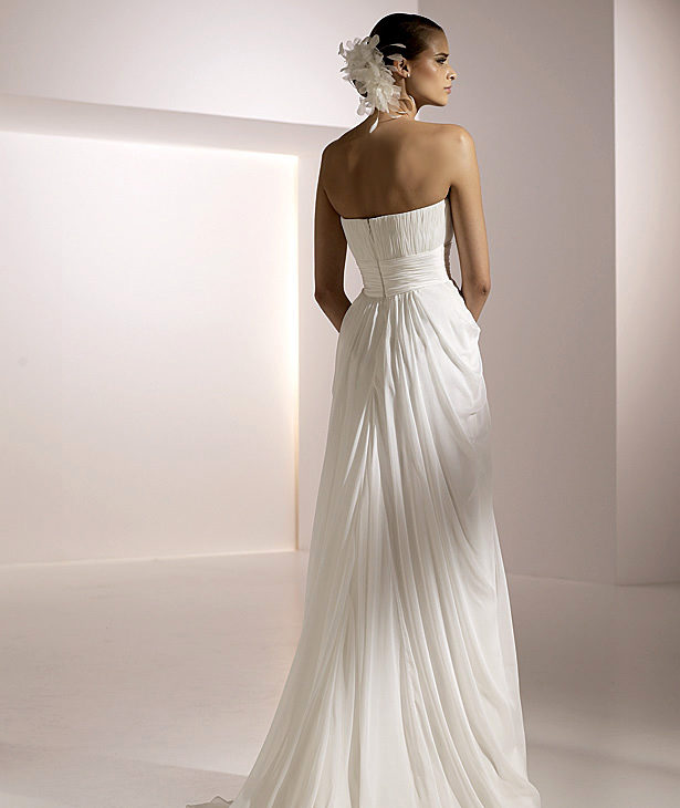 Pronovias suknie ślubne 2010 - zdjęcie