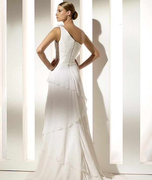 Pronovias suknie ślubne 2010 - zdjęcie