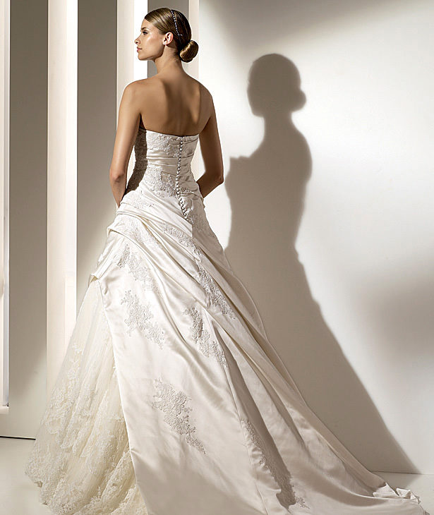 Pronovias suknie ślubne 2010 - zdjęcie