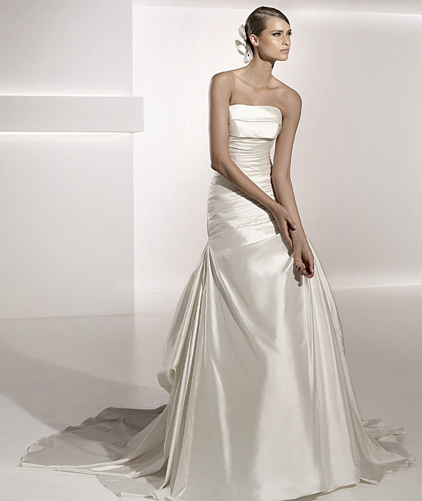 Pronovias suknie ślubne 2010 - zdjęcie