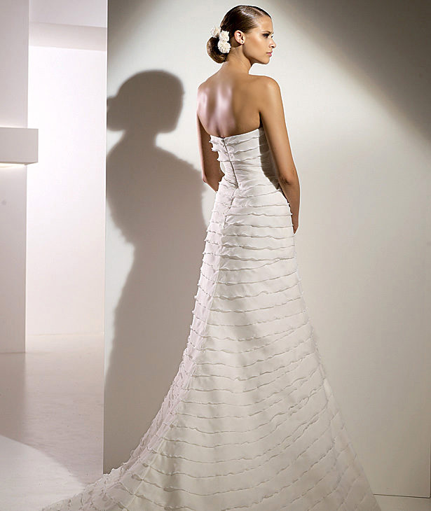 Pronovias suknie ślubne 2010 - zdjęcie