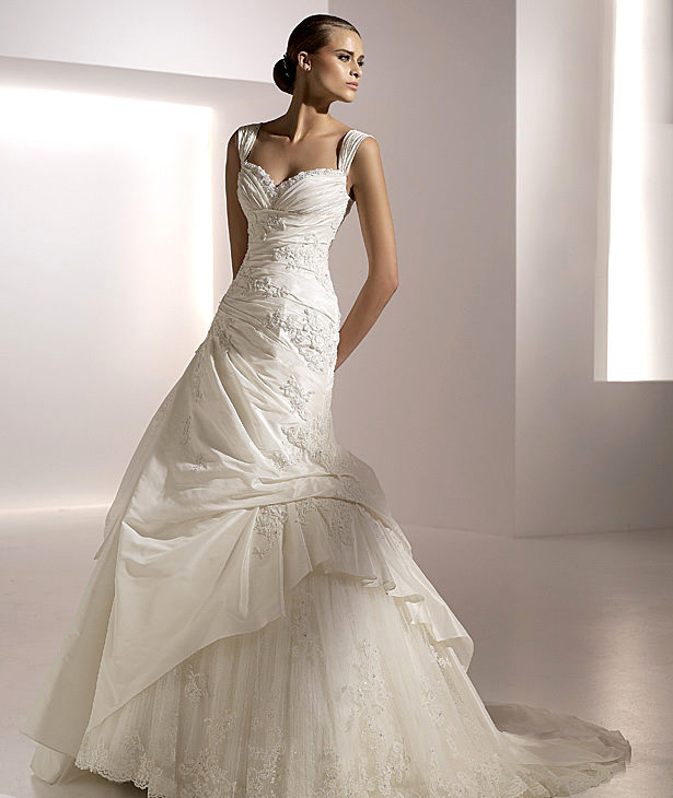 Pronovias suknie ślubne 2010 - zdjęcie