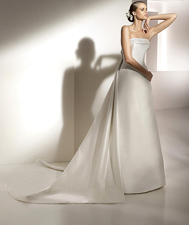Pronovias suknie ślubne 2010 - zdjęcie