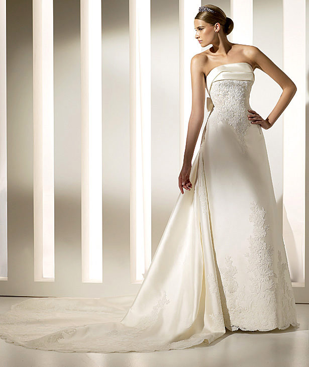 Pronovias suknie ślubne 2010 - zdjęcie