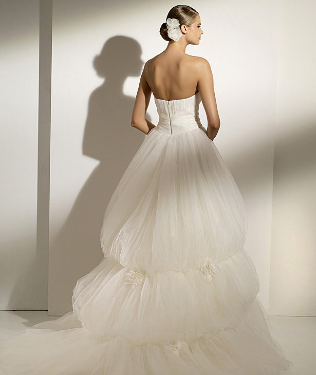 Pronovias suknie ślubne 2010 - zdjęcie