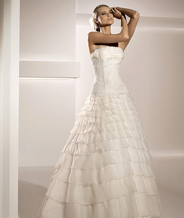 Pronovias suknie ślubne 2010 - zdjęcie