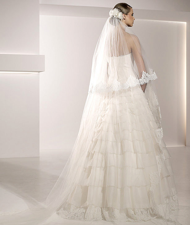 Pronovias suknie ślubne 2010 - zdjęcie