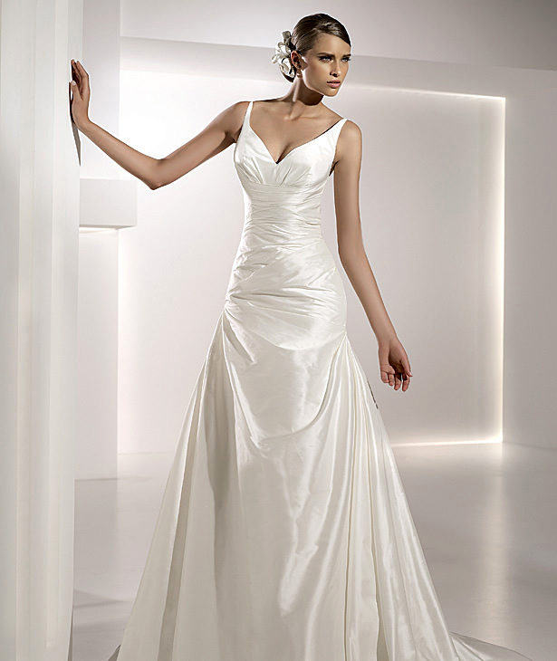 Pronovias suknie ślubne 2010 - zdjęcie