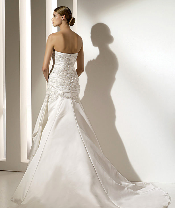 Pronovias suknie ślubne 2010 - zdjęcie