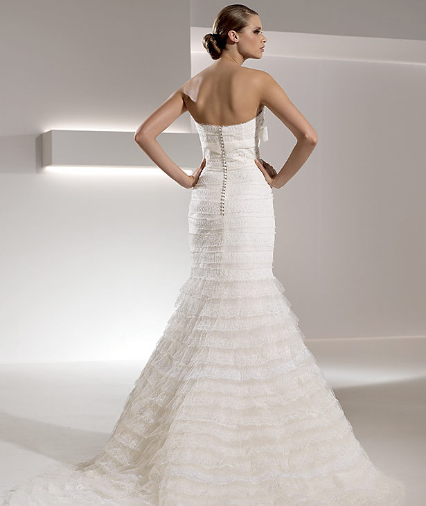 Pronovias suknie ślubne 2010 - zdjęcie