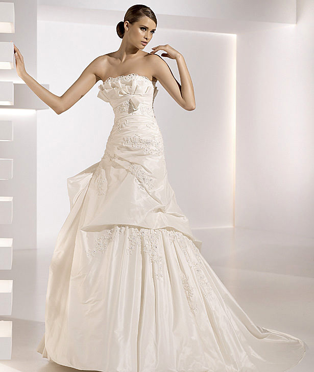 Pronovias suknie ślubne 2010 - zdjęcie