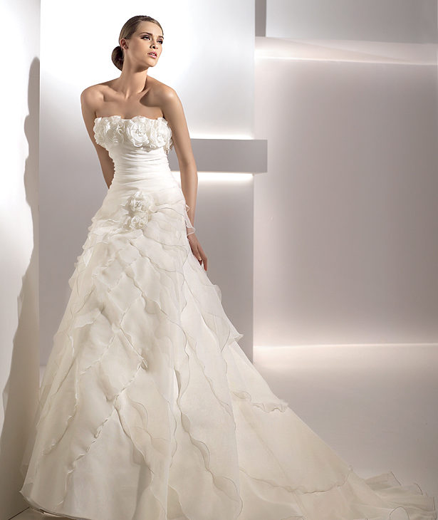 Pronovias suknie ślubne 2010 - zdjęcie