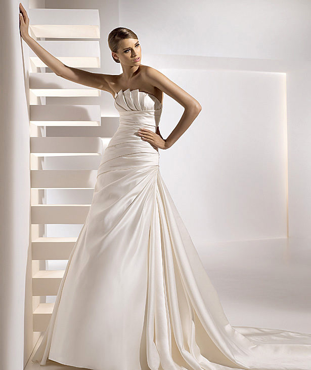 Pronovias suknie ślubne 2010 - zdjęcie