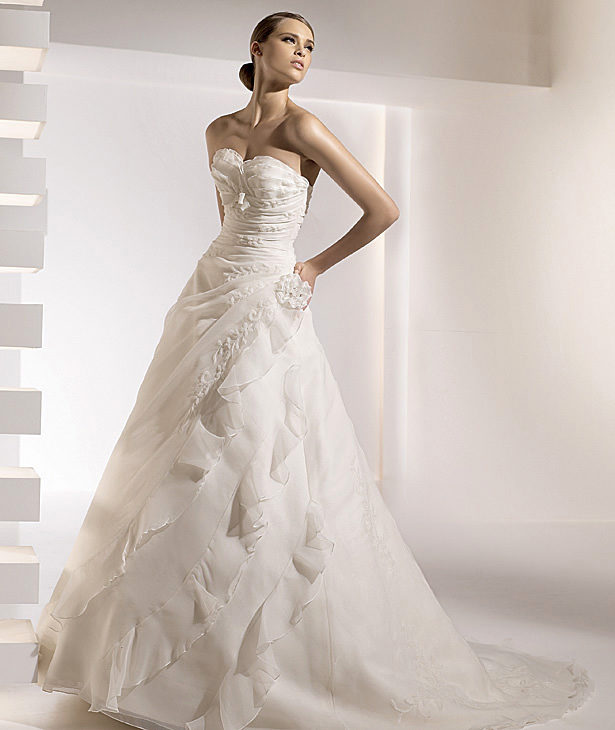 Pronovias suknie ślubne 2010 - zdjęcie