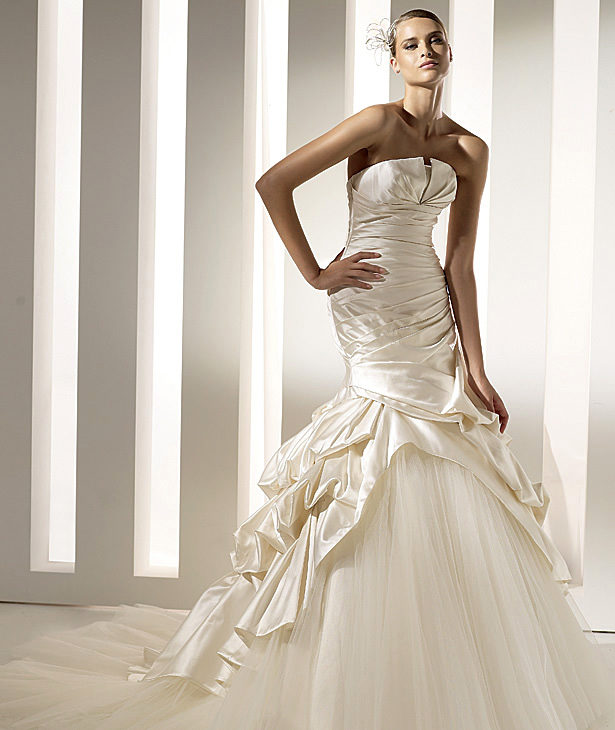 Pronovias suknie ślubne 2010 - zdjęcie