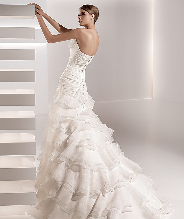 Pronovias suknie ślubne 2010 - zdjęcie