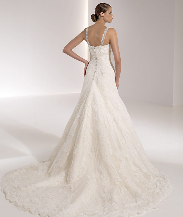 Pronovias suknie ślubne 2010 - zdjęcie