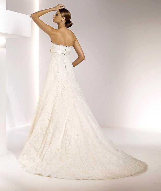 Pronovias suknie ślubne 2010 - zdjęcie