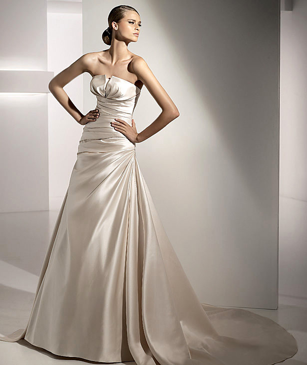 Pronovias suknie ślubne 2010 - zdjęcie