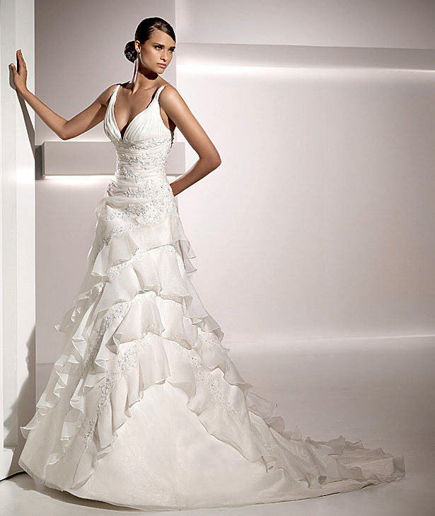 Pronovias suknie ślubne 2010 - zdjęcie