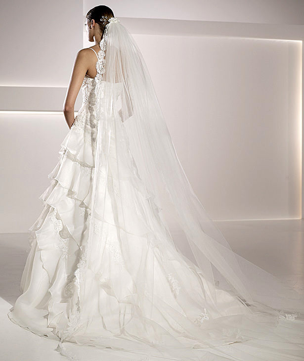 Pronovias suknie ślubne 2010 - zdjęcie