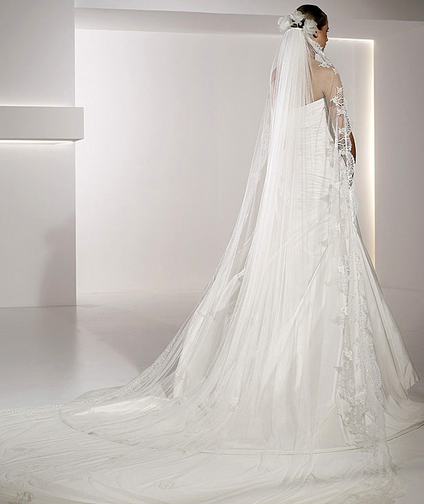 Pronovias suknie ślubne 2010 - zdjęcie