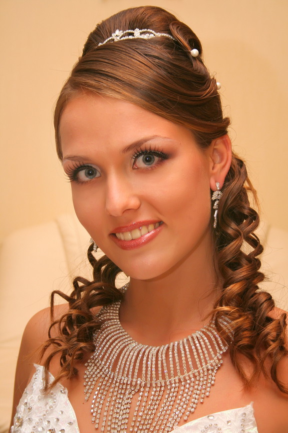 Gładkie upięcie do diademu